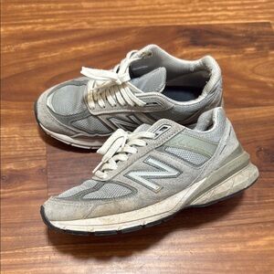 New Balance 990V5 Women’s Gray Sneakers